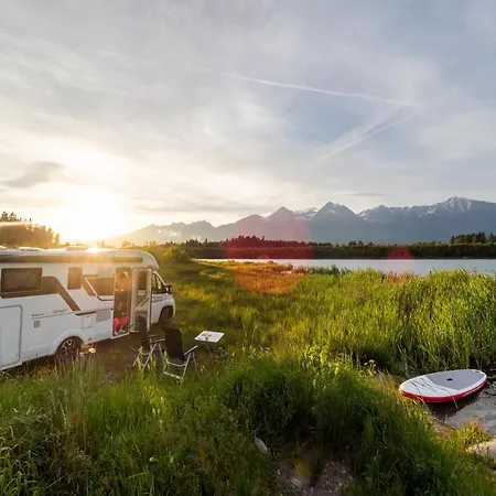 Botel Campiri Base Prague - Motorhomes & Rvs Company Tuchomerice