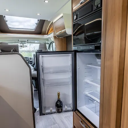 Campiri Base Prague - Motorhomes & Rvs Company Botel *