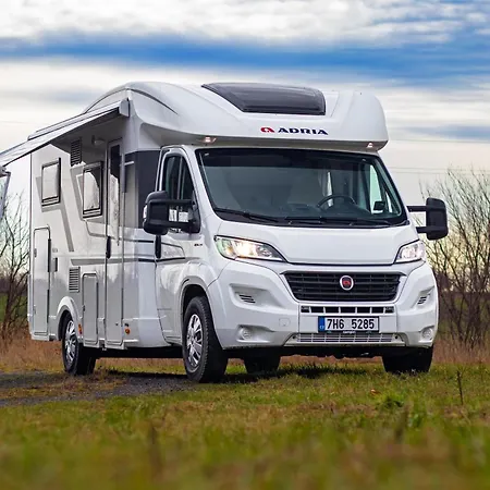 Campiri Base Prague - Motorhomes & Rvs Company Botel Tuchomerice
