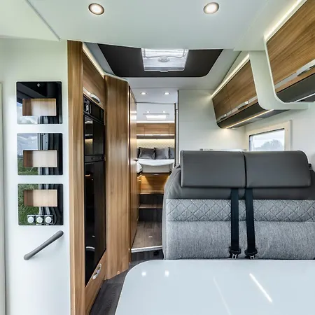 Campiri Base Prague - Motorhomes & Rvs Company Botel