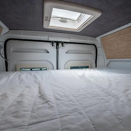 Campiri Base Prague - Motorhomes & Rvs Company Botel